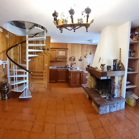 La Regina Della Neve アパート